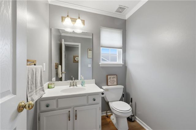 411 NW 71st Terrace, Gladstone, MO 64118