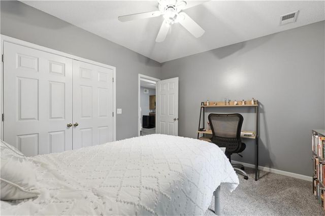 411 NW 71st Terrace, Gladstone, MO 64118