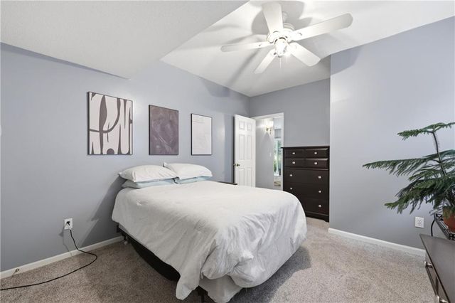 411 NW 71st Terrace, Gladstone, MO 64118
