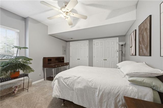 411 NW 71st Terrace, Gladstone, MO 64118