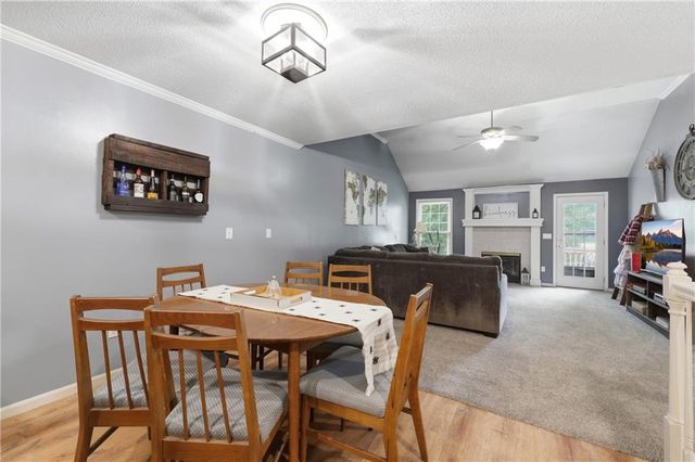 411 NW 71st Terrace, Gladstone, MO 64118