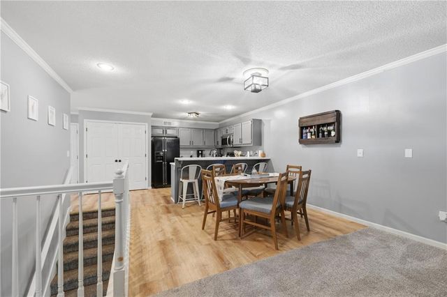 411 NW 71st Terrace, Gladstone, MO 64118