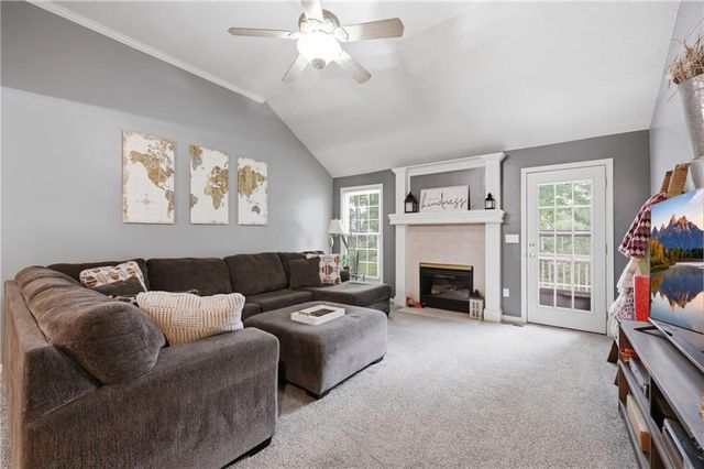 411 NW 71st Terrace, Gladstone, MO 64118