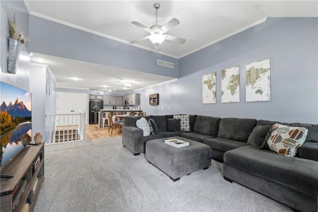 411 NW 71st Terrace, Gladstone, MO 64118