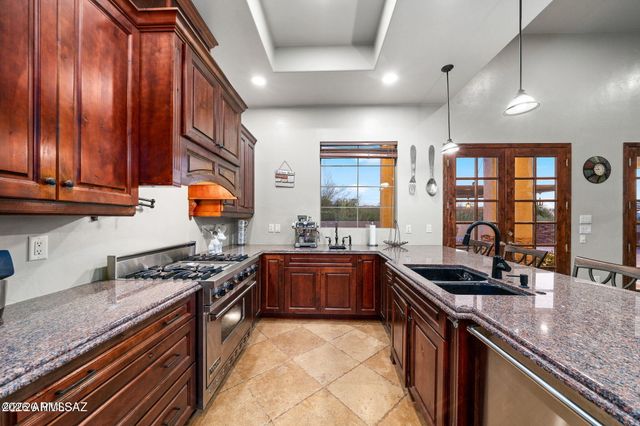 4496 N VIA BELLAS CATALINAS --, Tucson, AZ 85718