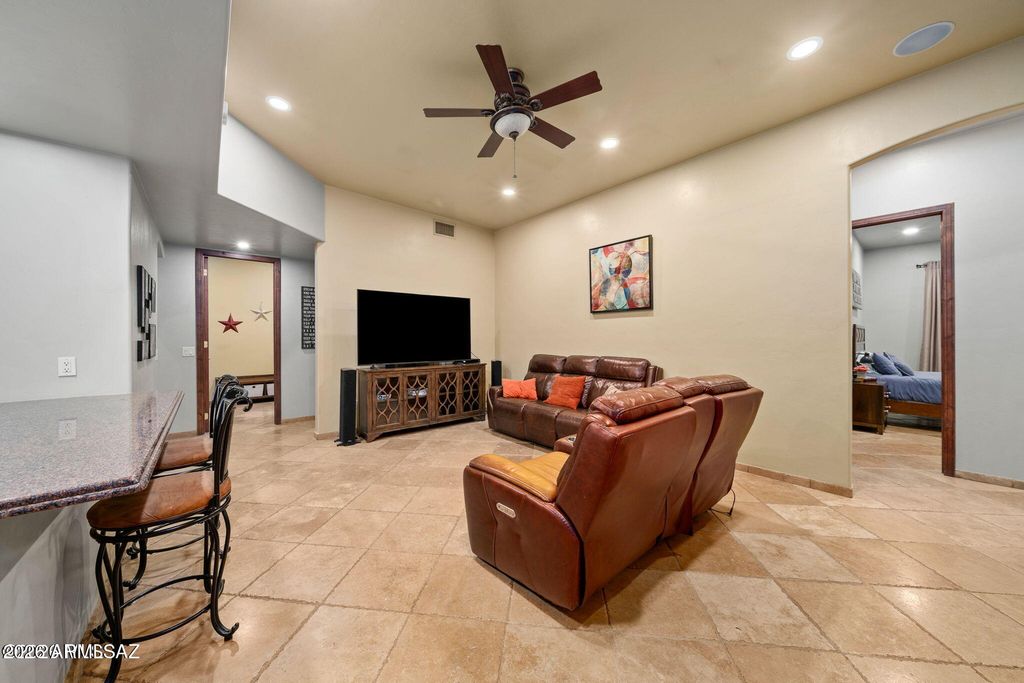 Image 16 of property listing at 4496 N VIA BELLAS CATALINAS --, Tucson, AZ 85718