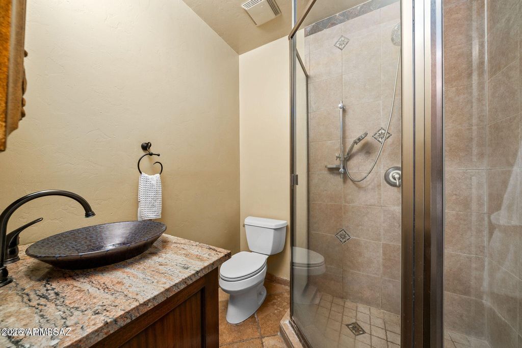 Image 24 of property listing at 4496 N VIA BELLAS CATALINAS --, Tucson, AZ 85718