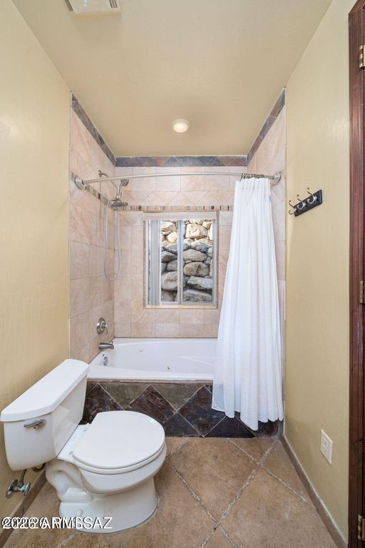 Image 27 of property listing at 4496 N VIA BELLAS CATALINAS --, Tucson, AZ 85718