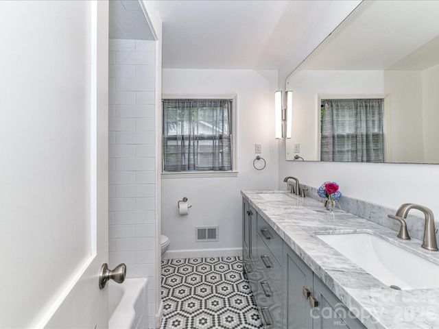 2401 Wensley Drive, Charlotte, NC 28210