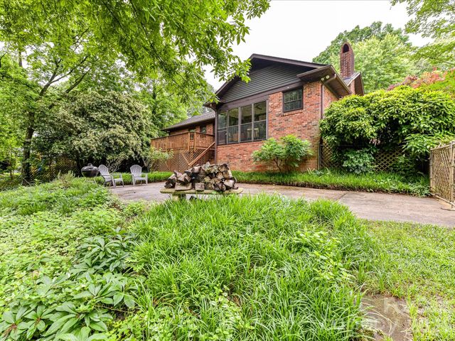 2401 Wensley Drive, Charlotte, NC 28210