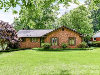 2401 Wensley Drive, Charlotte, NC 28210