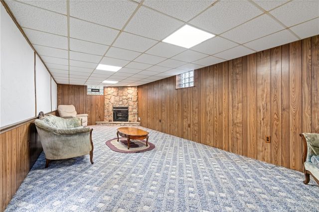 737 Courtview, Hempfield Twp, PA 15601