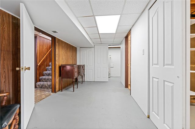 737 Courtview, Hempfield Twp, PA 15601