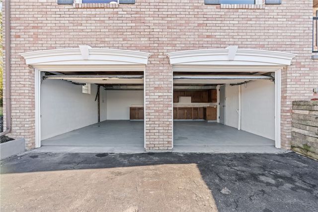 737 Courtview, Hempfield Twp, PA 15601