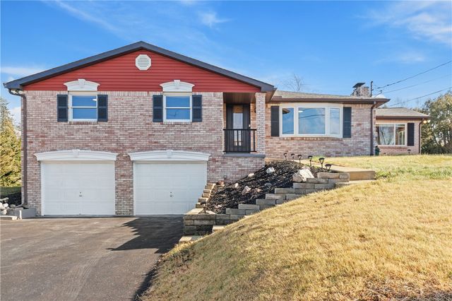 737 Courtview, Hempfield Twp, PA 15601