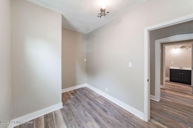 2146 W Gaulbert Ave, Louisville, KY 40210