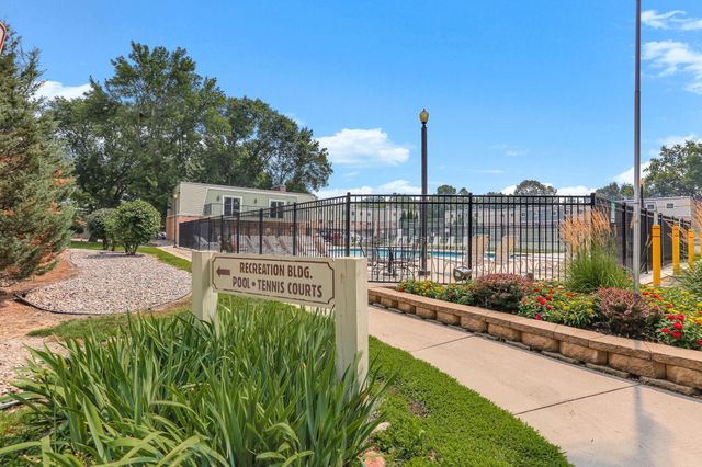 7414 W 22nd Street 212, Saint Louis Park, MN 55426