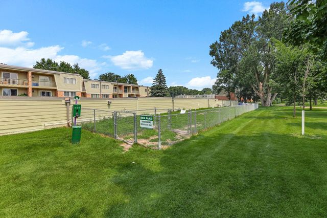 7414 W 22nd Street 212, Saint Louis Park, MN 55426