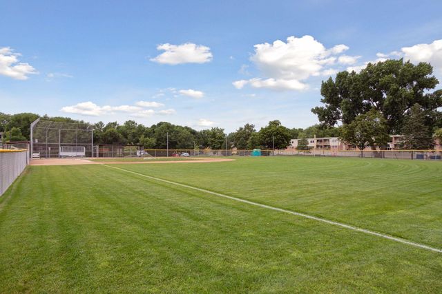 7414 W 22nd Street 212, Saint Louis Park, MN 55426