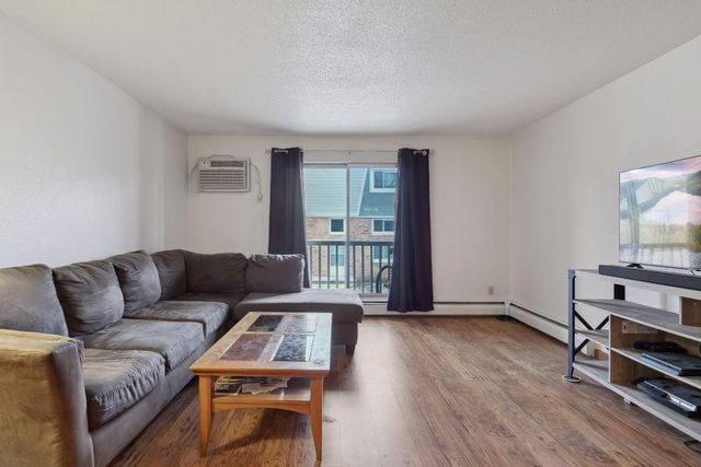 7414 W 22nd Street 212, Saint Louis Park, MN 55426