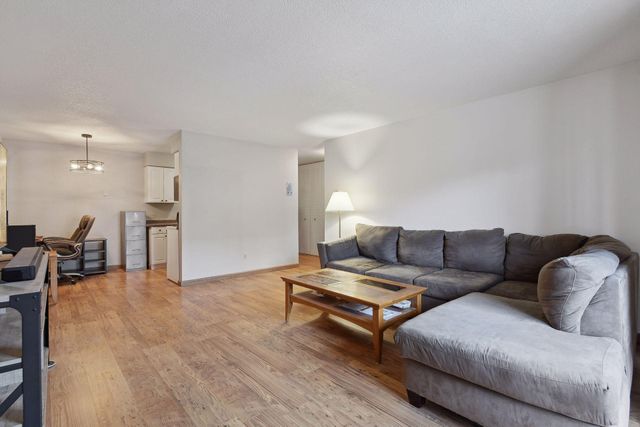 7414 W 22nd Street 212, Saint Louis Park, MN 55426