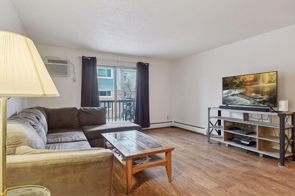 7414 W 22nd Street 212, Saint Louis Park, MN 55426