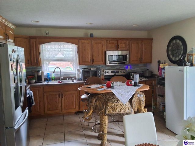 553 Charlemagne Boulevard, Elizabethtown, KY 42701