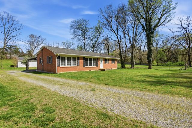 755 Ashwood Ave, Lewisburg, TN 37091