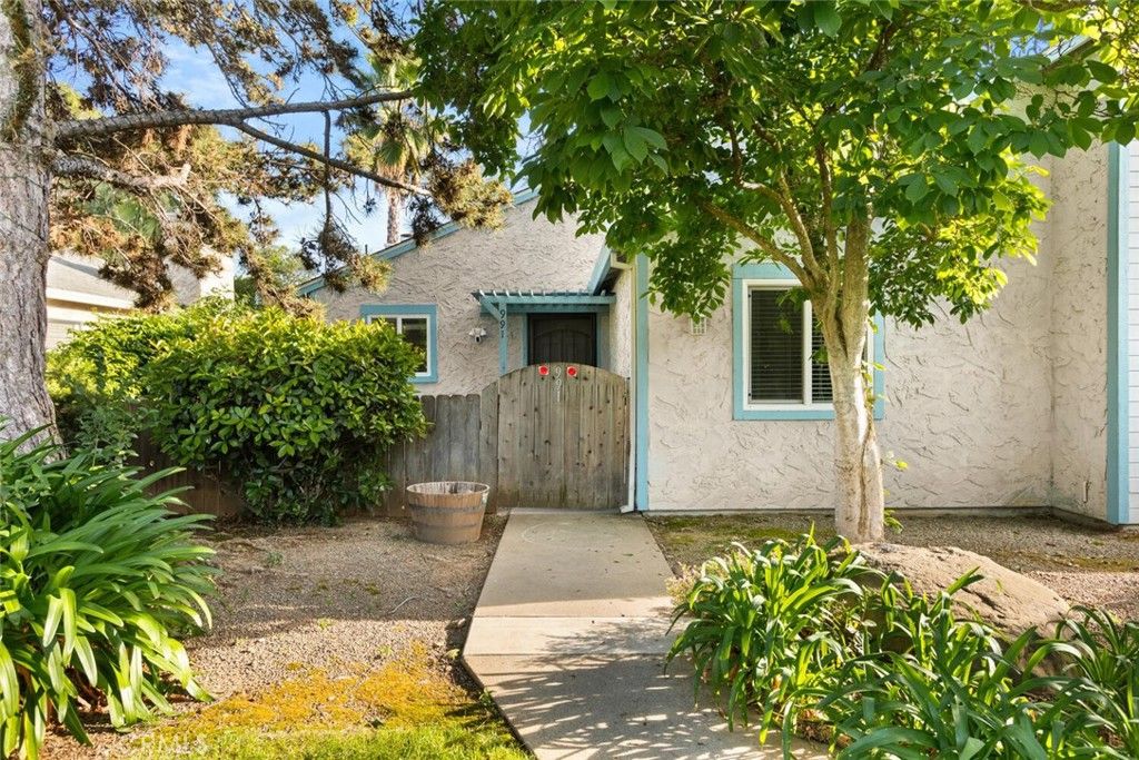 Image 3 of property listing at 991 Flying V Street, Chico, CA 95928