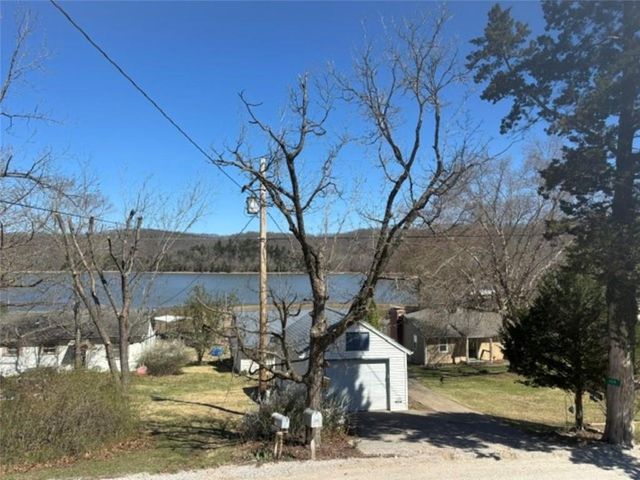 592 Outlook Drive, Edwards, MO 65326
