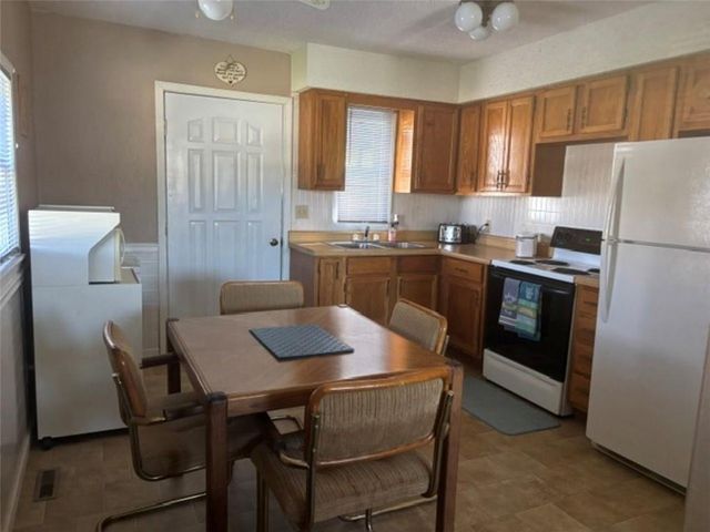 592 Outlook Drive, Edwards, MO 65326