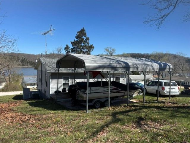 592 Outlook Drive, Edwards, MO 65326