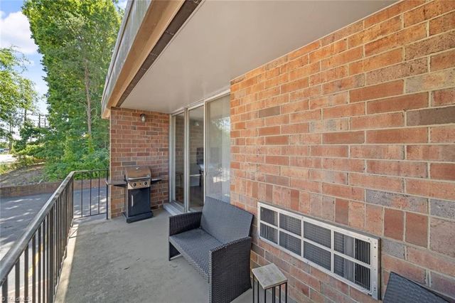 1727 S Hawthorne Road, Winston-salem, NC 27103