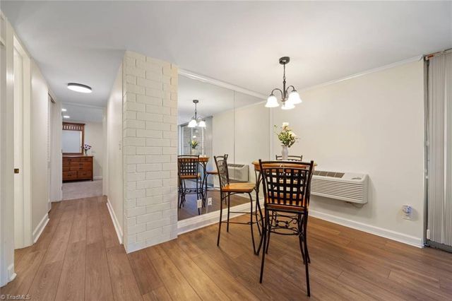 1727 S Hawthorne Road, Winston-salem, NC 27103