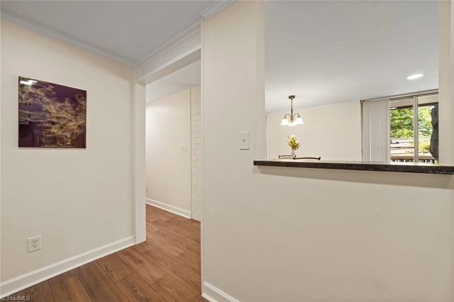 1727 S Hawthorne Road, Winston-salem, NC 27103