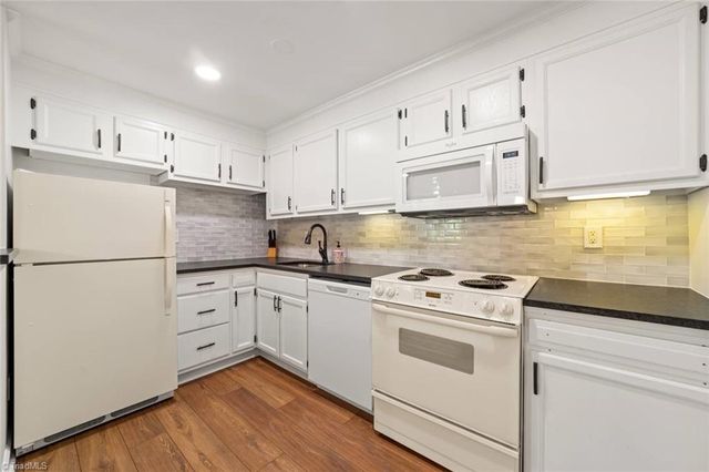 1727 S Hawthorne Road, Winston-salem, NC 27103