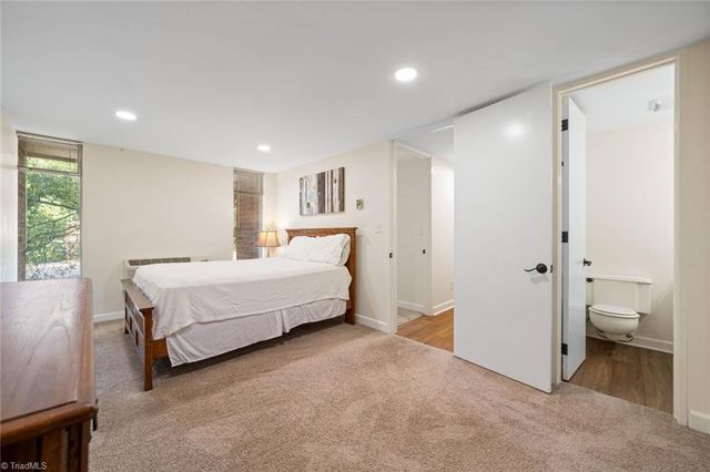 1727 S Hawthorne Road, Winston-salem, NC 27103