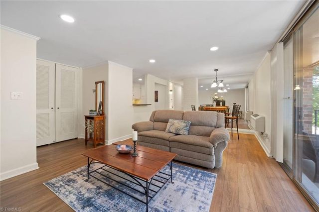 1727 S Hawthorne Road, Winston-salem, NC 27103