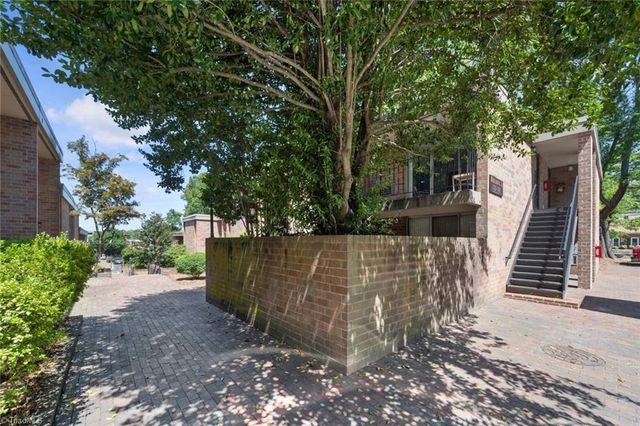 1727 S Hawthorne Road, Winston-salem, NC 27103