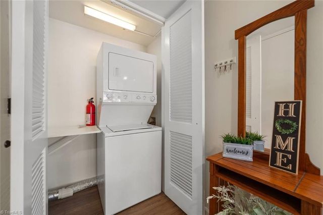 1727 S Hawthorne Road, Winston-salem, NC 27103