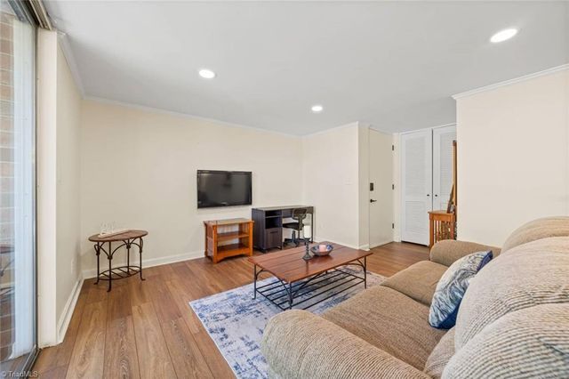 1727 S Hawthorne Road, Winston-salem, NC 27103