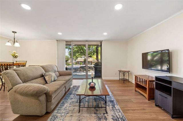 1727 S Hawthorne Road, Winston-salem, NC 27103