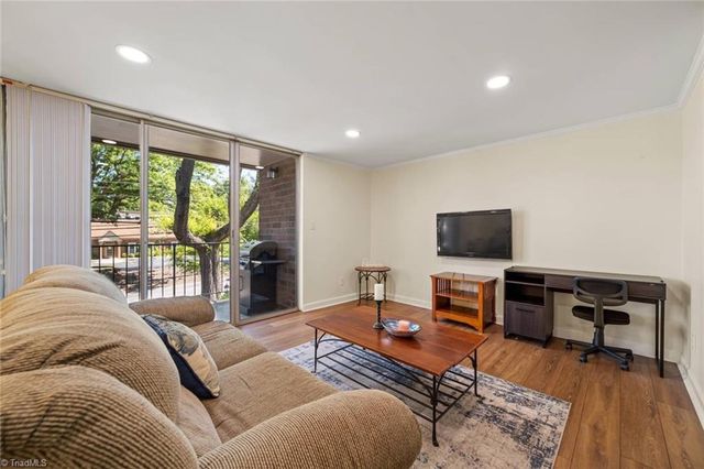 1727 S Hawthorne Road, Winston-salem, NC 27103