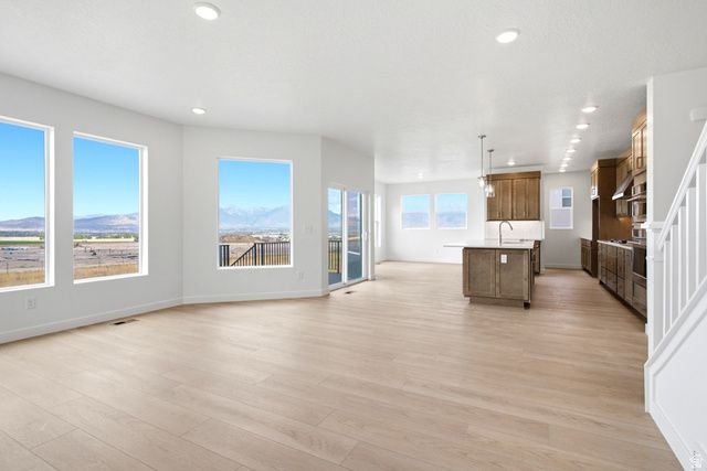 1178 W MAHOGANY ST, Saratoga Springs, UT 84045