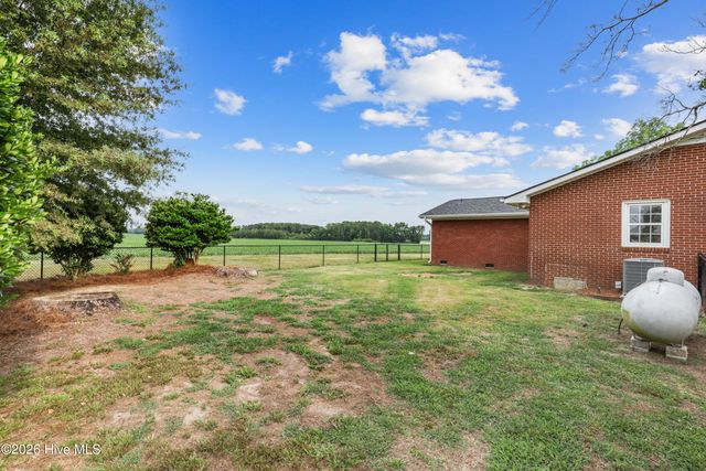 1327 John Green Smith Road, Kinston, NC 28504