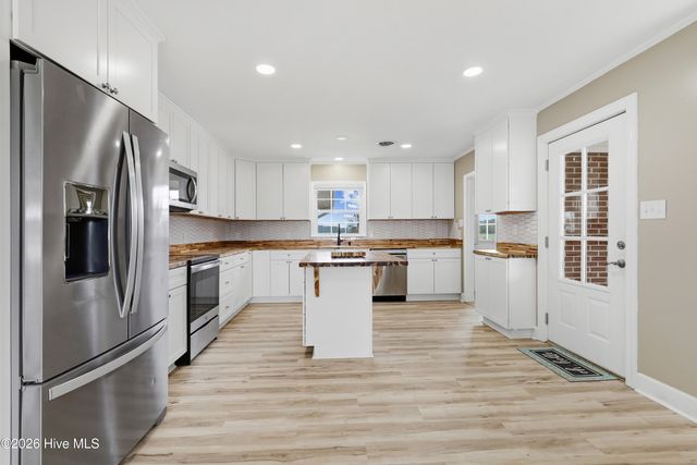 1327 John Green Smith Road, Kinston, NC 28504