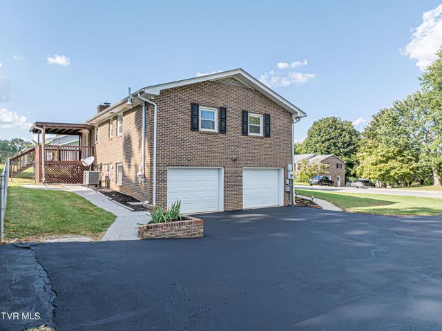 194 Independence Drive, Bristol, VA 24201