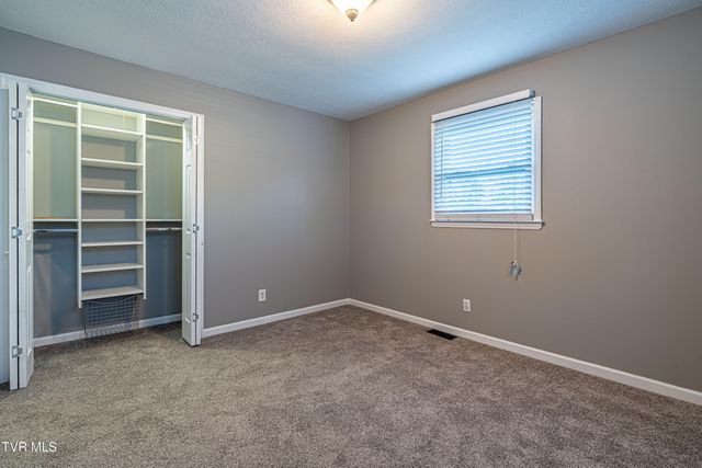 194 Independence Drive, Bristol, VA 24201