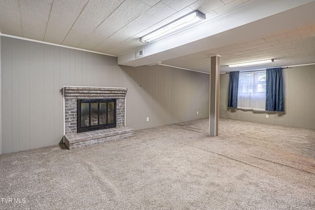 194 Independence Drive, Bristol, VA 24201