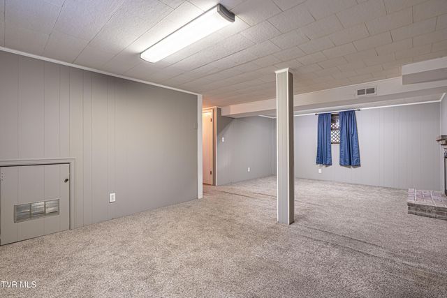 194 Independence Drive, Bristol, VA 24201